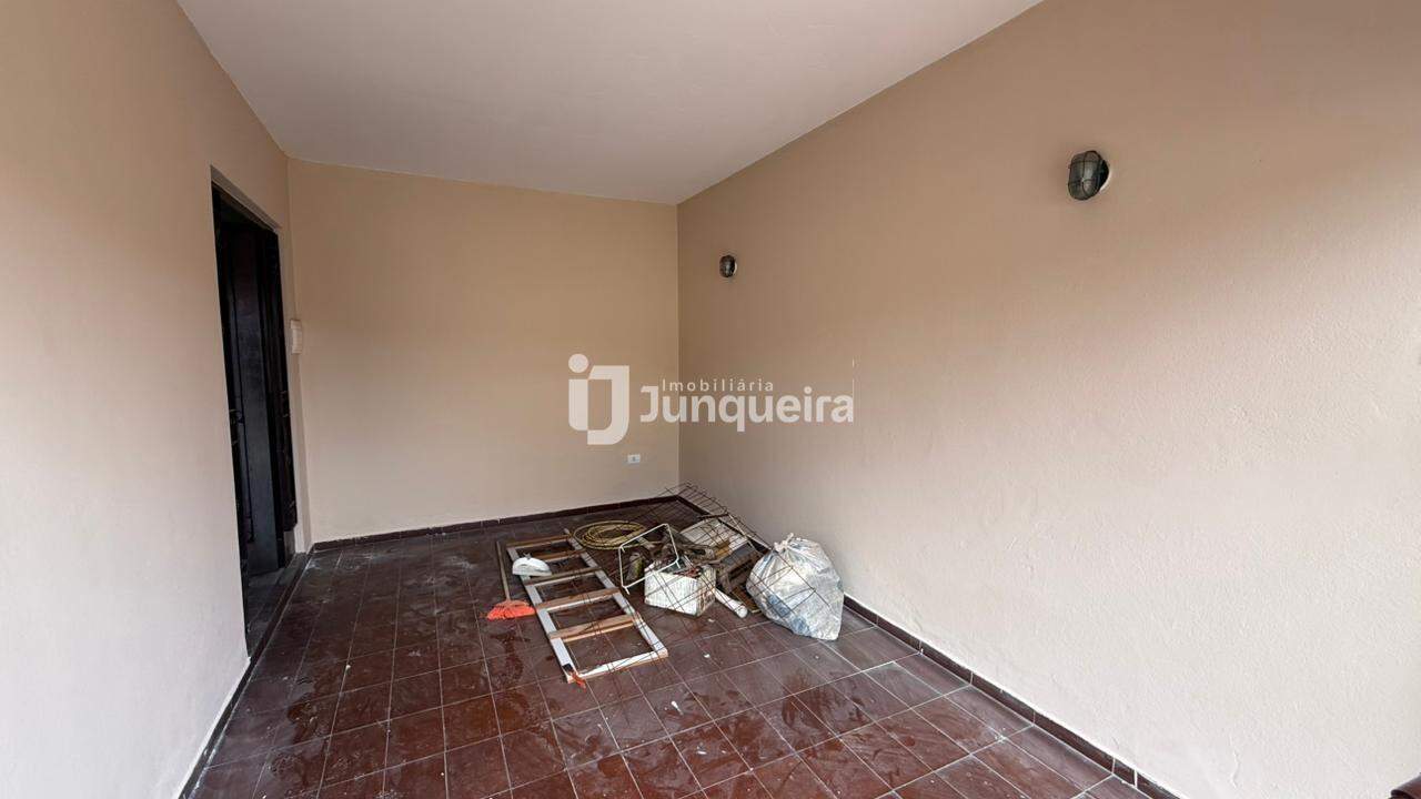 Casa para alugar, 2 quartos, 1 vaga, no bairro Santa Terezinha em Piracicaba - SP