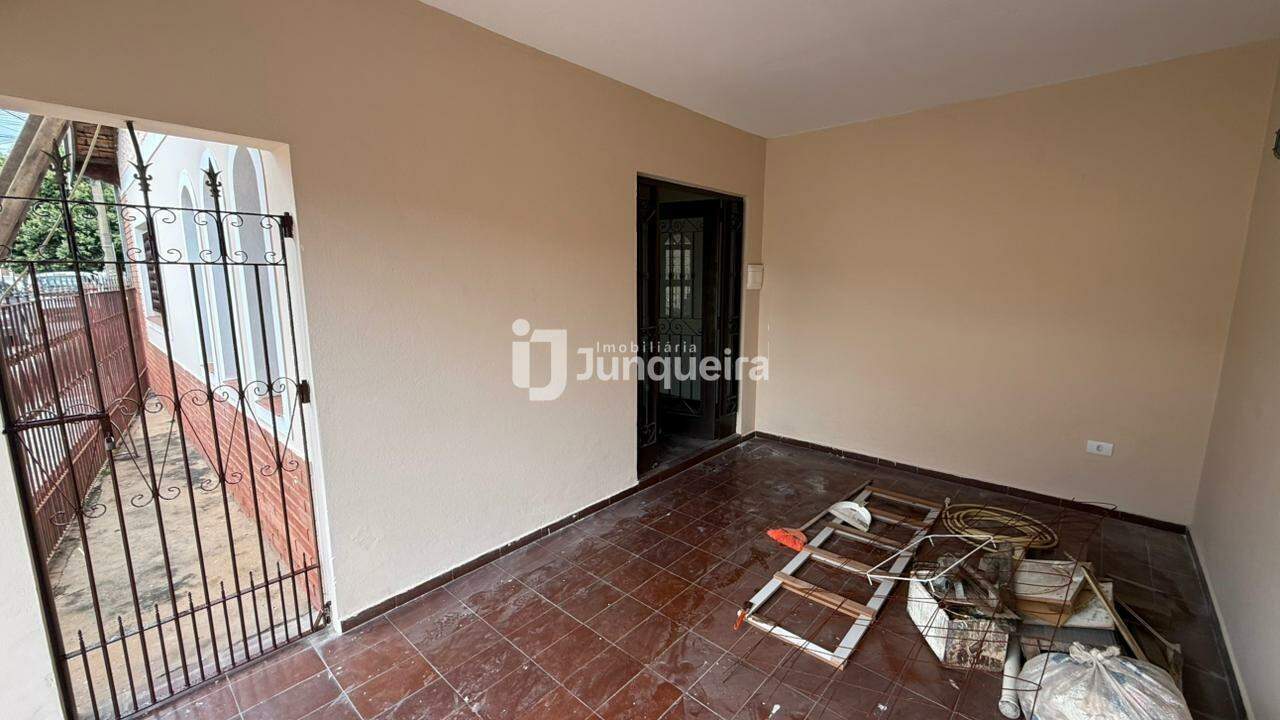 Casa para alugar, 2 quartos, 1 vaga, no bairro Santa Terezinha em Piracicaba - SP