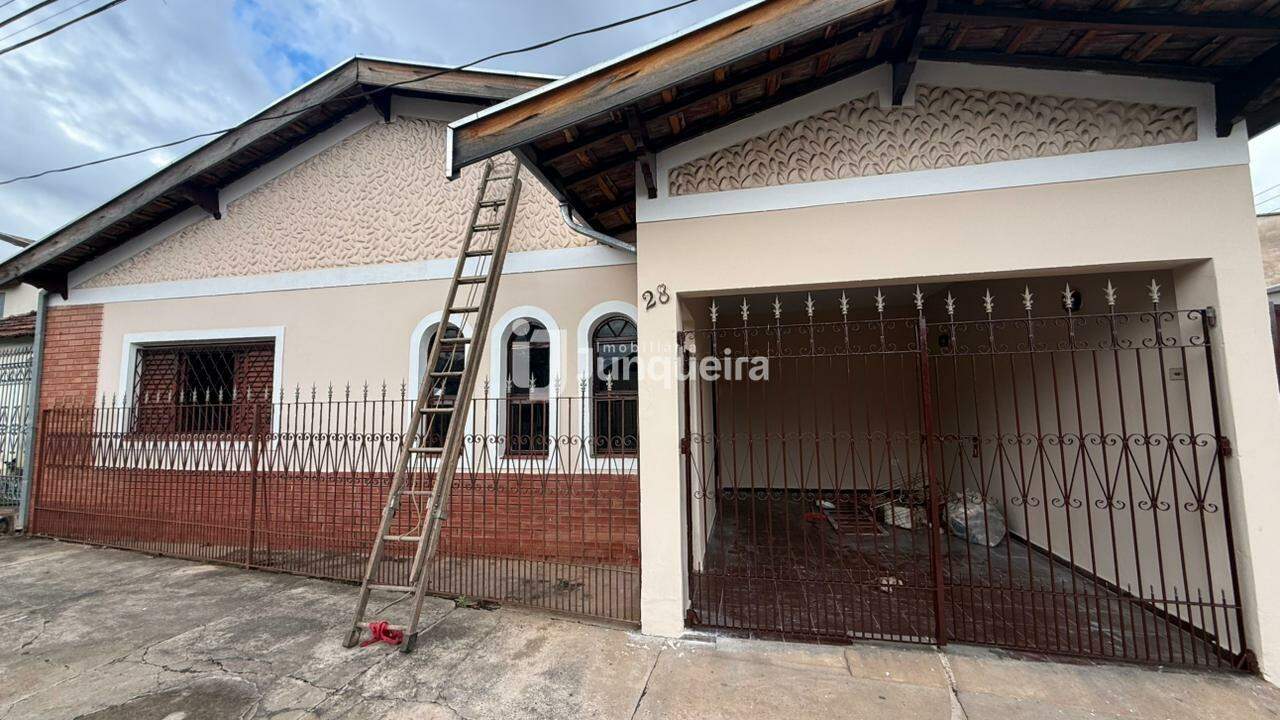 Casa para alugar, 2 quartos, 1 vaga, no bairro Santa Terezinha em Piracicaba - SP