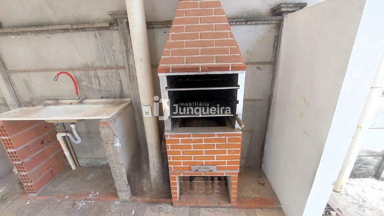 Chácara à venda, 3 quartos, 4 vagas, no bairro Estância Lago Azul (Ártemis) em Piracicaba - SP