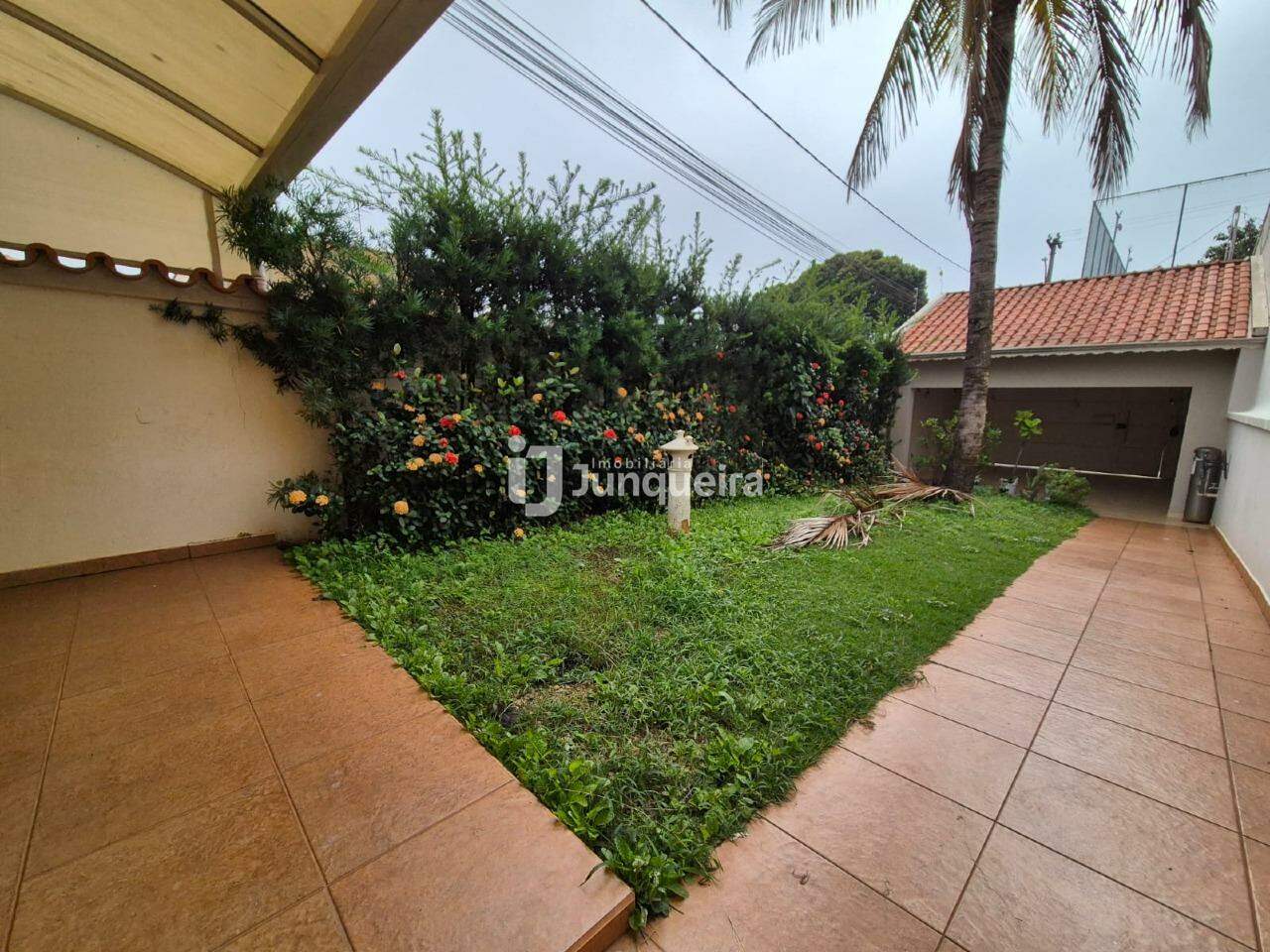 Casa à venda, 3 quartos, sendo 1 suíte, 2 vagas, no bairro São Dimas em Piracicaba - SP