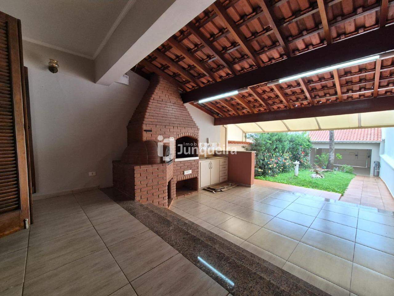 Casa à venda, 3 quartos, sendo 1 suíte, 2 vagas, no bairro São Dimas em Piracicaba - SP
