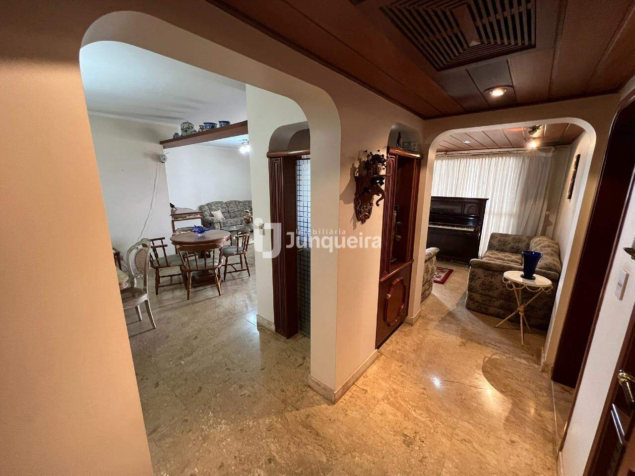 Apartamento para alugar no Edifício Jardim Europa, 4 quartos, sendo 1 suíte, 3 vagas, no bairro São Dimas em Piracicaba - SP