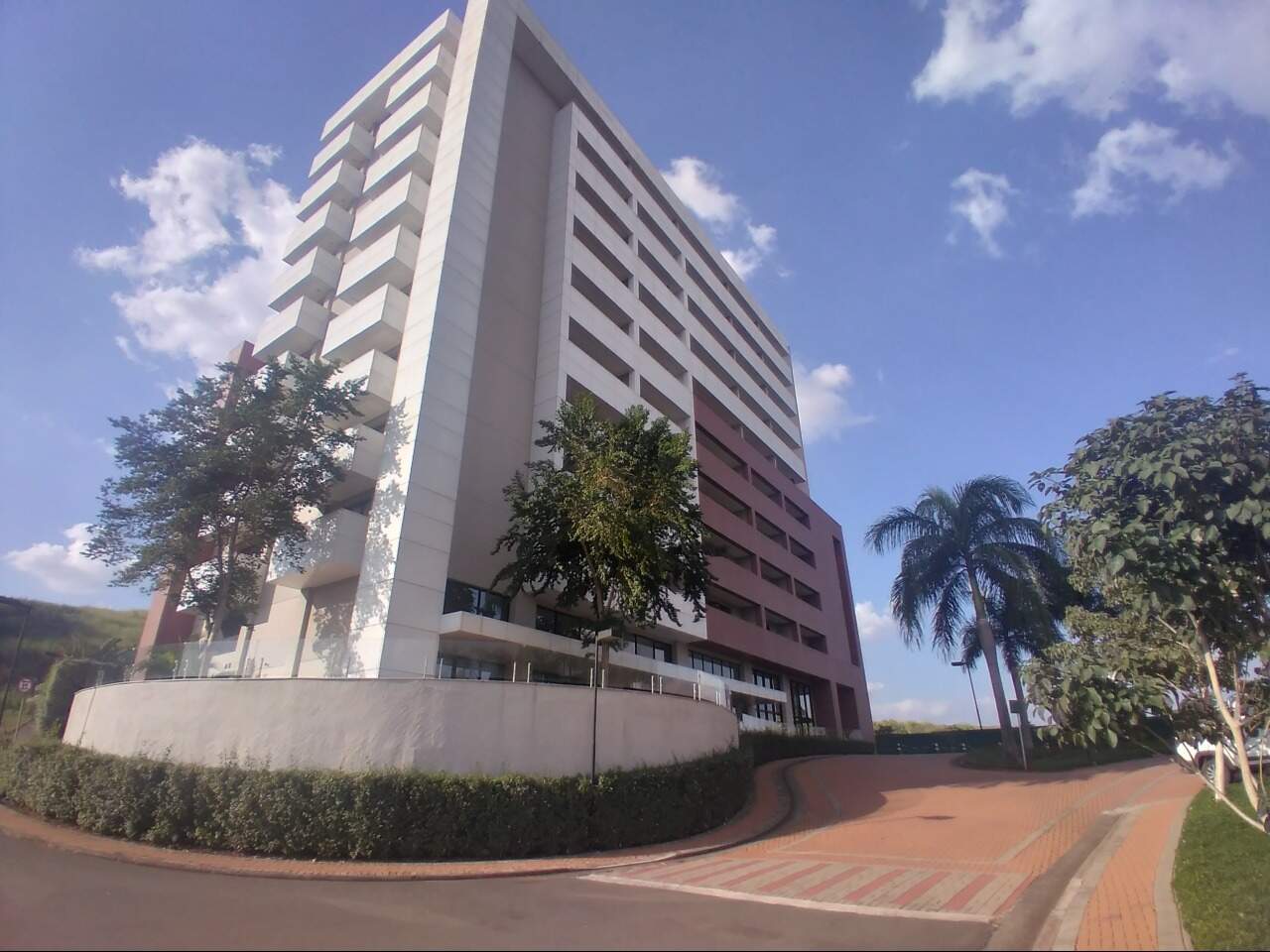 Sala Comercial para alugar, 1 vaga, no bairro Santa Rosa em Piracicaba - SP