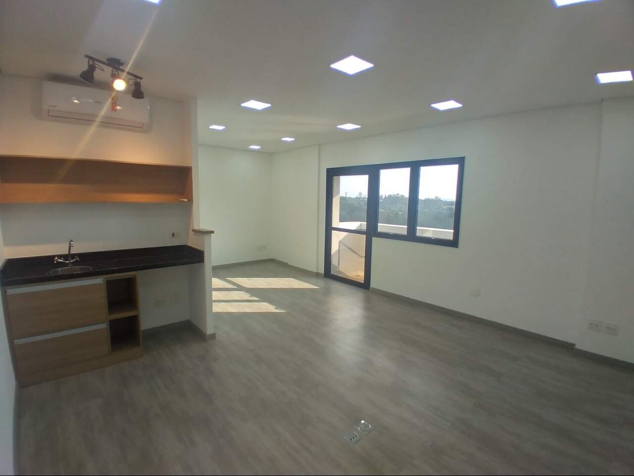 Sala Comercial para alugar, 1 vaga, no bairro Santa Rosa em Piracicaba - SP