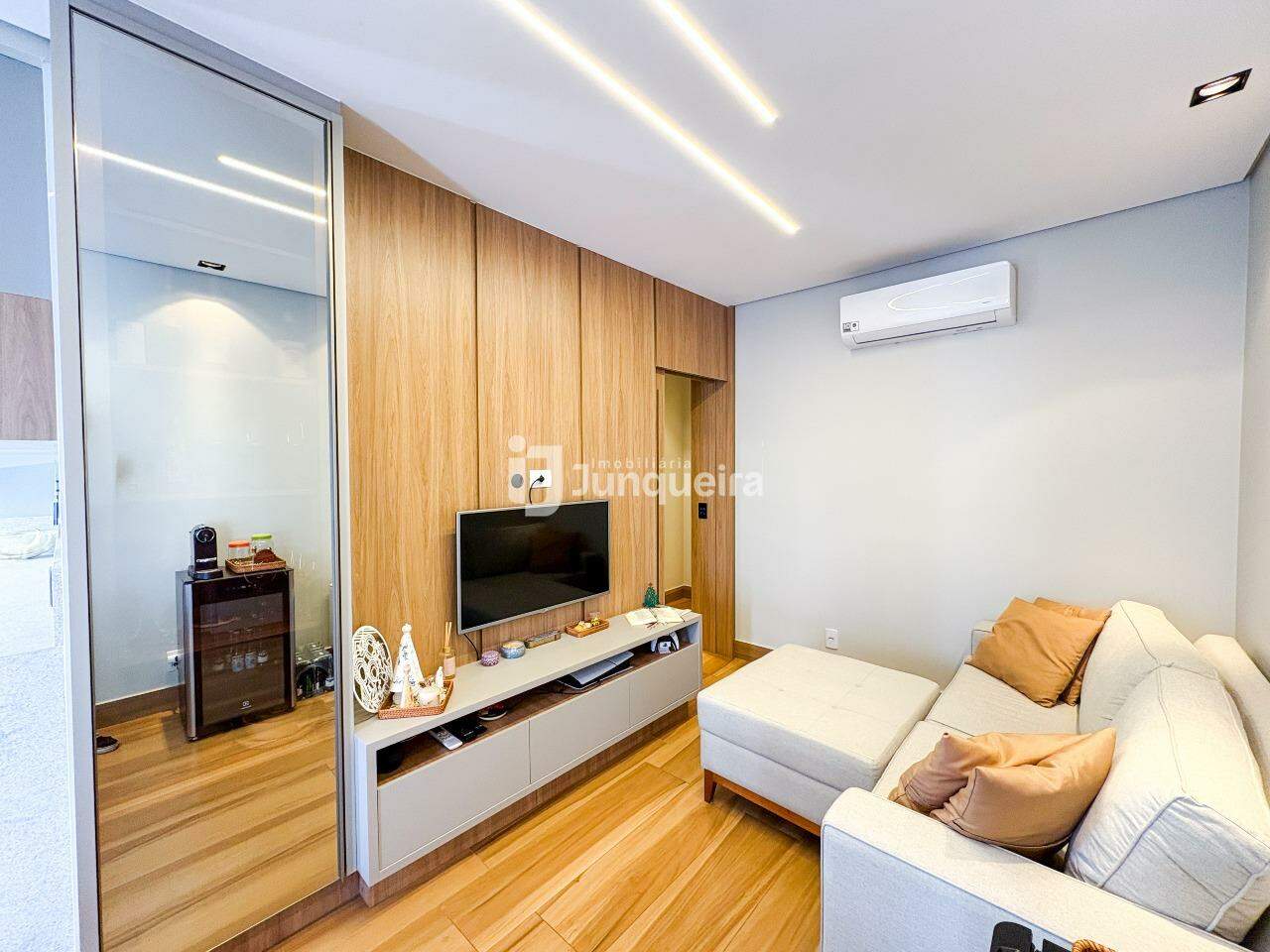 Casa em Condomínio à venda no Reserva Taquaral I, 2 quartos, sendo 2 suítes, 2 vagas, no bairro Cidade Judiciária em Piracicaba - SP