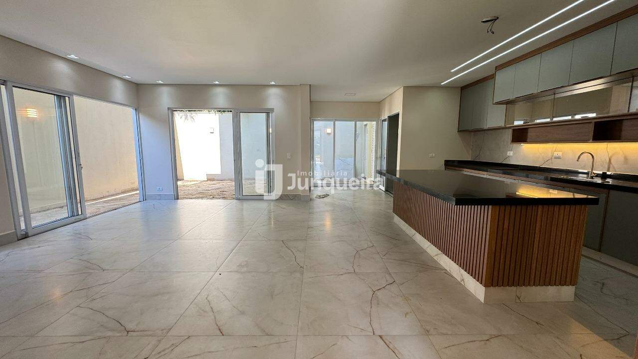 Casa em Condomínio à venda no Residencial Clotilde Brossi, 3 quartos, sendo 3 suítes, 4 vagas, no bairro Villagio Clotilde Brossi em Piracicaba - SP