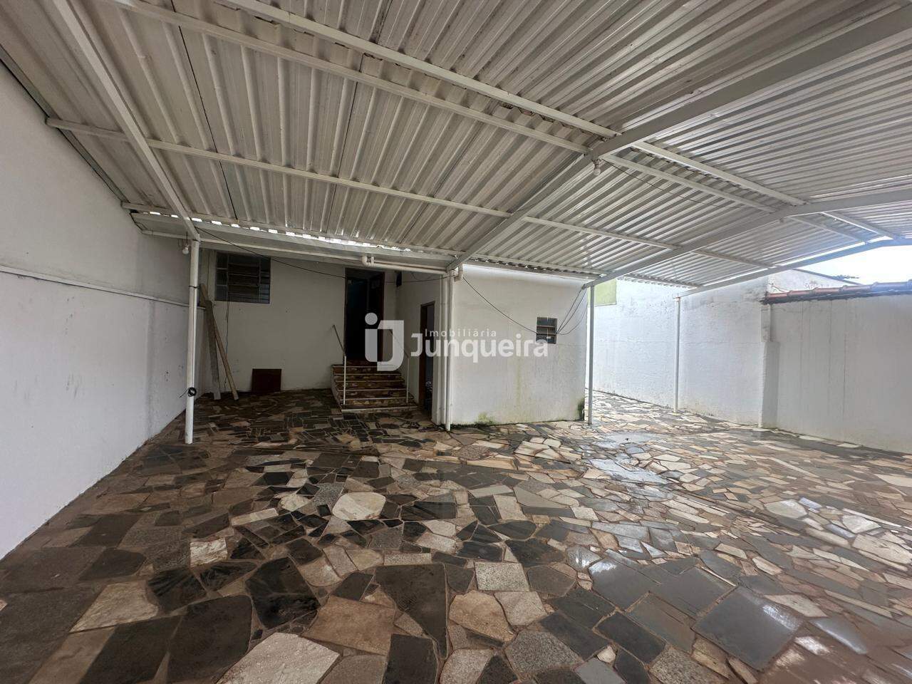 Casa à venda, 2 quartos, 9 vagas, no bairro Piracicamirim em Piracicaba - SP