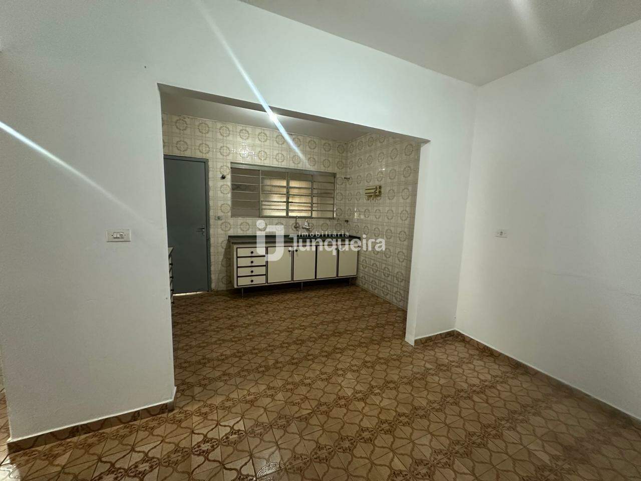 Casa à venda, 2 quartos, 9 vagas, no bairro Piracicamirim em Piracicaba - SP