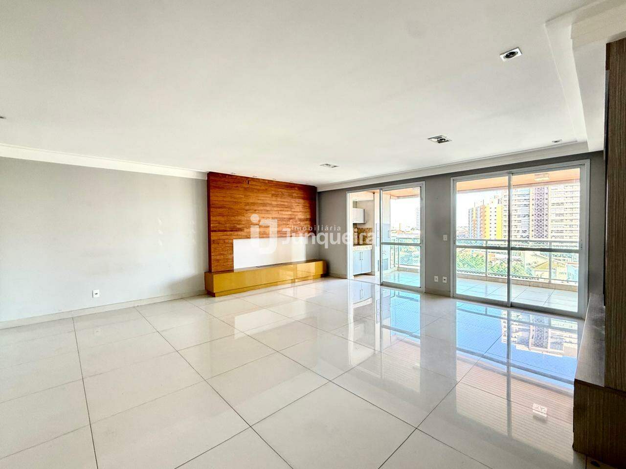 Apartamento à venda no Villa Lobos, 3 quartos, sendo 3 suítes, 3 vagas, no bairro Cidade Alta em Piracicaba - SP