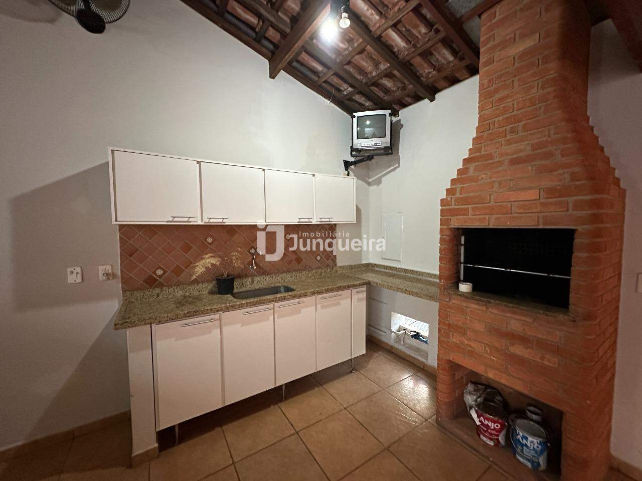 Casa à venda, 3 quartos, sendo 1 suíte, 2 vagas, no bairro Jardim Astúrias I em Piracicaba - SP