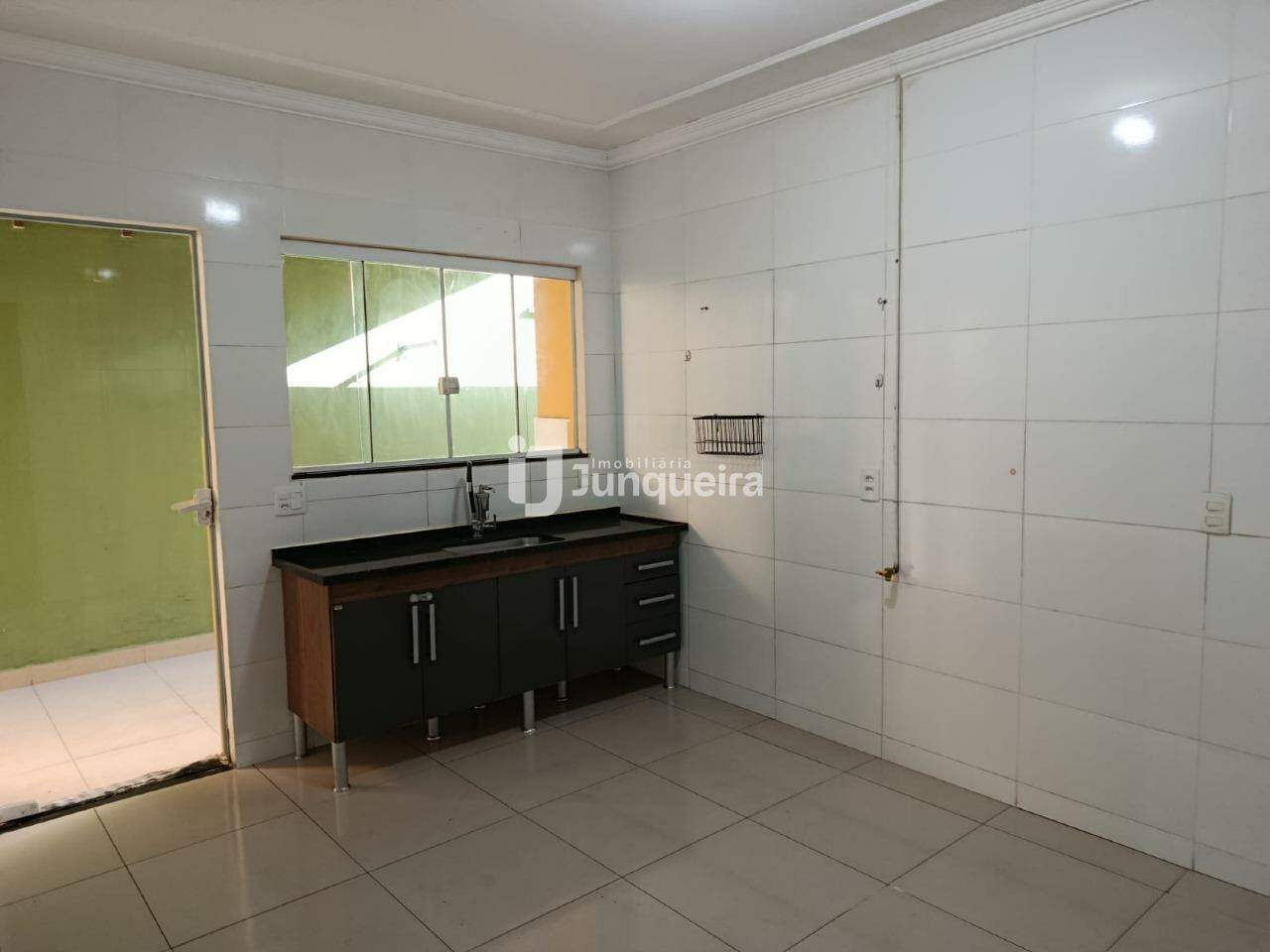Casa à venda, 2 quartos, 2 vagas, no bairro Água Branca em Piracicaba - SP
