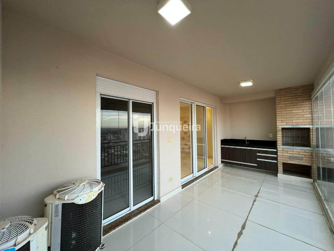 Apartamento para alugar no Torres Delta Club, 3 quartos, sendo 1 suíte, 2 vagas, no bairro Cidade Alta em Piracicaba - SP