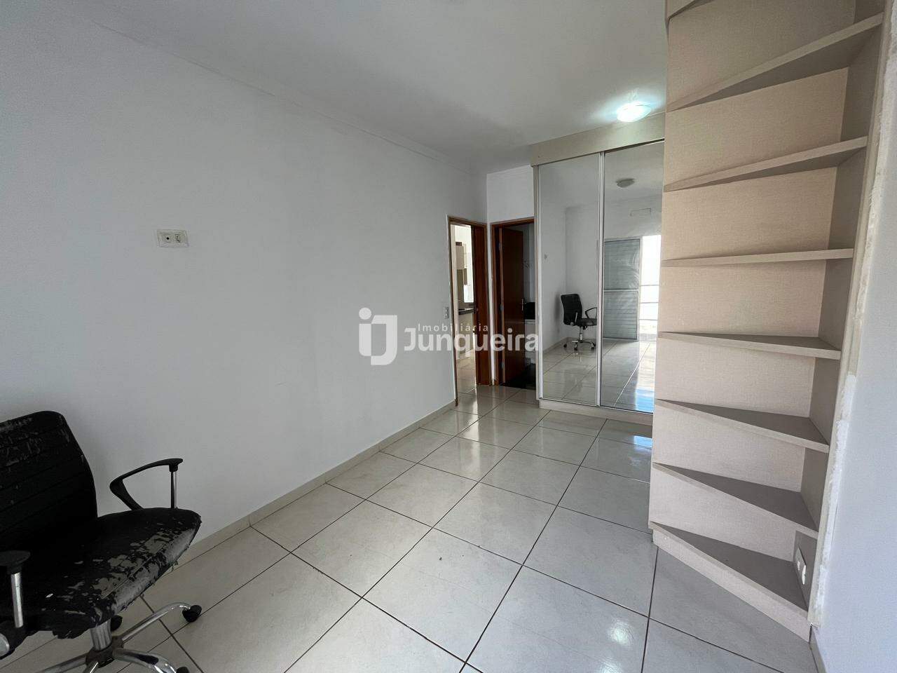 Casa à venda, 2 quartos, sendo 1 suíte, 2 vagas, no bairro Vila Industrial em Piracicaba - SP