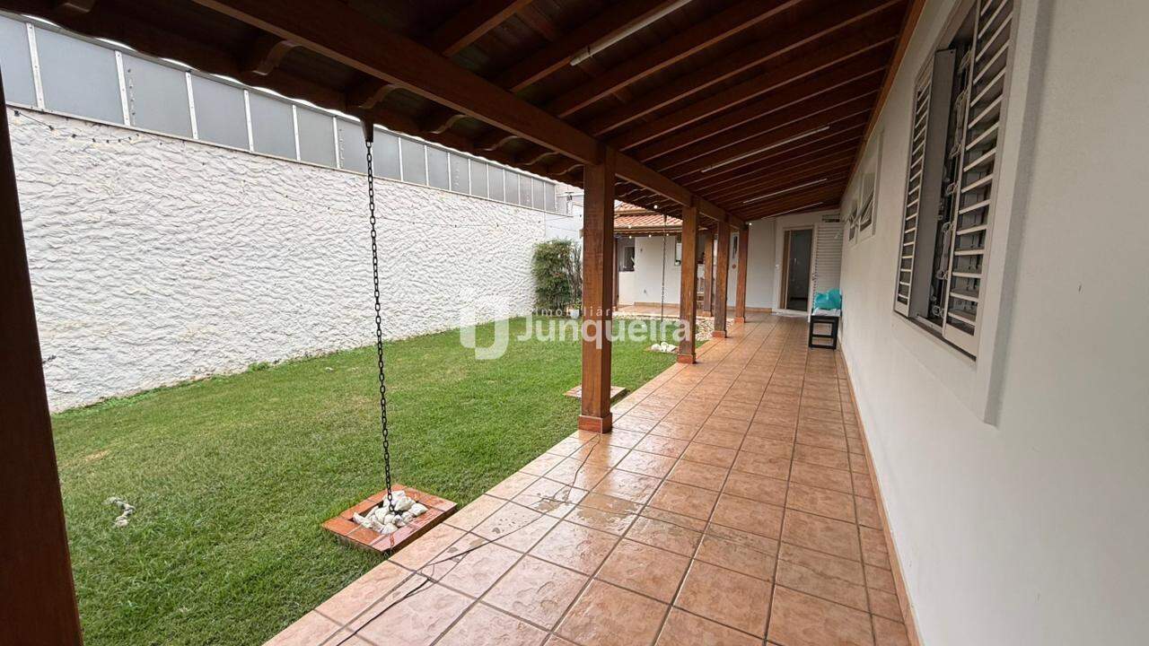 Casa para alugar, 2 quartos, sendo 1 suíte, 2 vagas, no bairro Nova Piracicaba em Piracicaba - SP