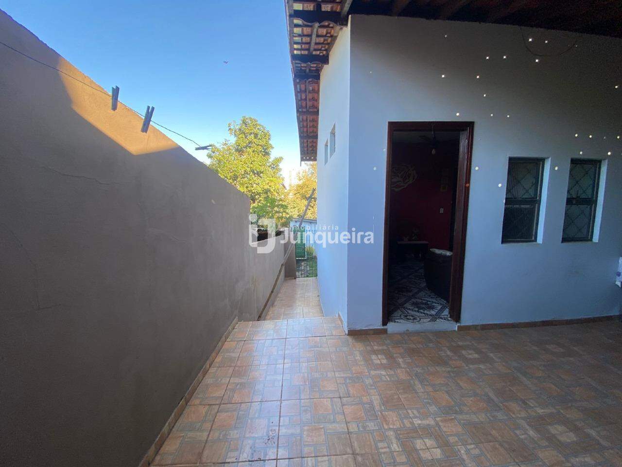 Casa à venda, 2 quartos, 1 vaga, no bairro Vila Industrial em Piracicaba - SP