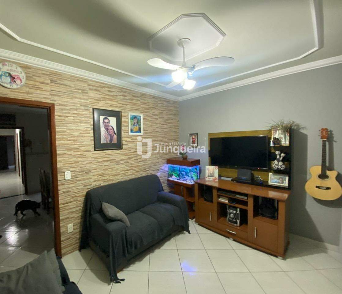 Casa à venda, 2 quartos, 1 vaga, no bairro Jardim Maria Claudia em Piracicaba - SP