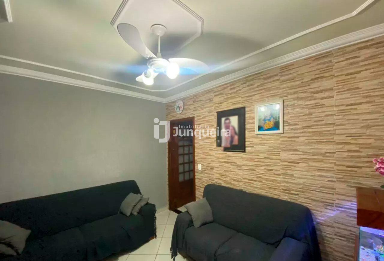 Casa à venda, 2 quartos, 1 vaga, no bairro Jardim Maria Claudia em Piracicaba - SP