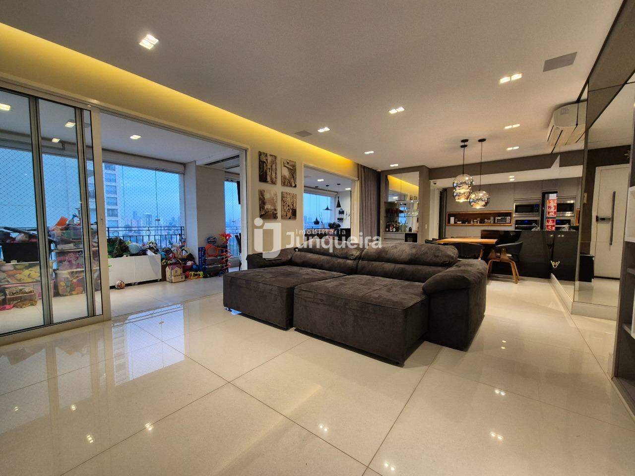 Apartamento à venda no Lindenberg Timboril, 3 quartos, sendo 3 suítes, 3 vagas, no bairro Nova Piracicaba em Piracicaba - SP
