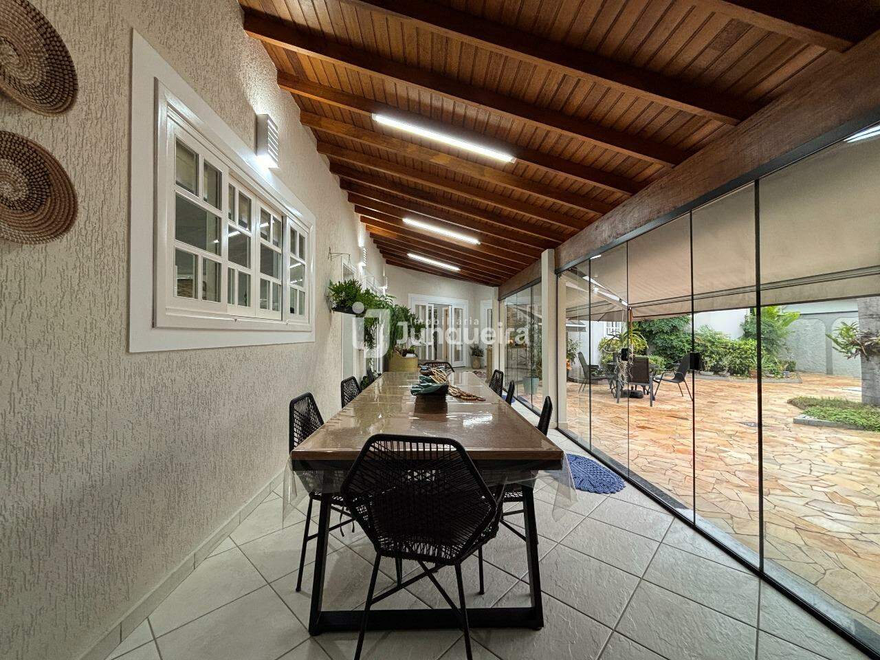 Casa em Condomínio à venda no Portal do Astúrias, 3 quartos, sendo 3 suítes, 6 vagas, no bairro Nova América em Piracicaba - SP