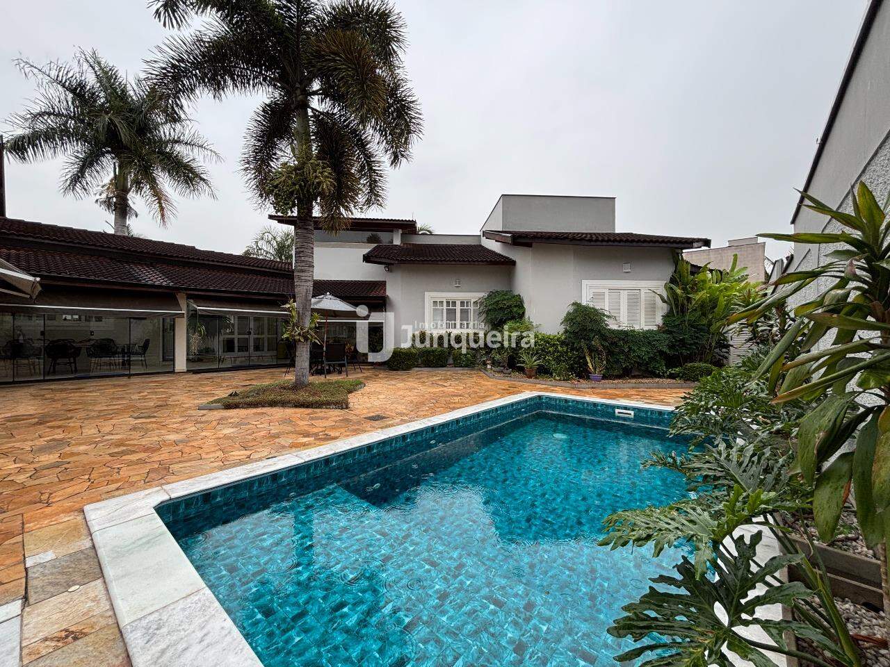 Casa em Condomínio à venda no Portal do Astúrias, 3 quartos, sendo 3 suítes, 6 vagas, no bairro Nova América em Piracicaba - SP