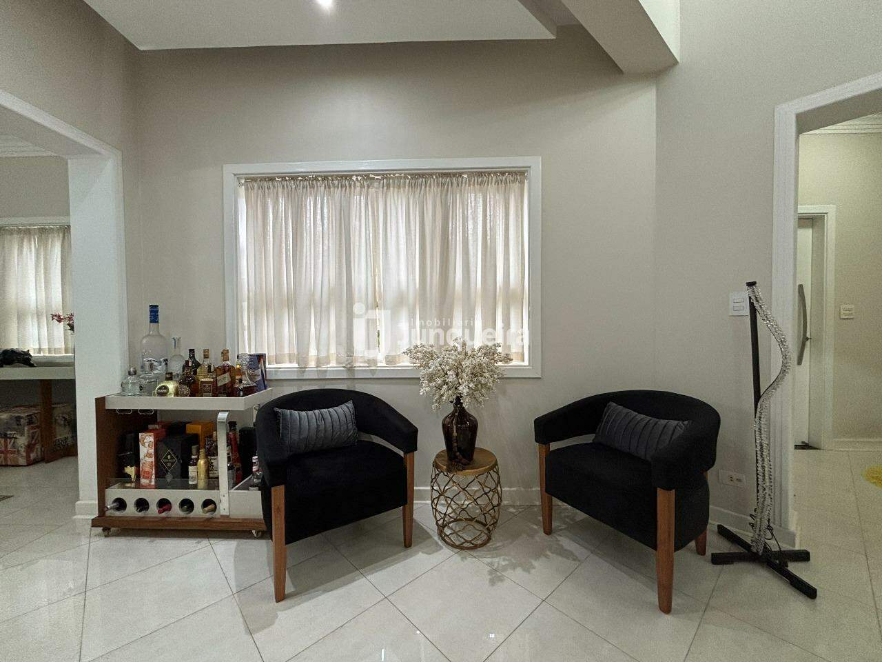 Casa em Condomínio à venda no Portal do Astúrias, 3 quartos, sendo 3 suítes, 6 vagas, no bairro Nova América em Piracicaba - SP