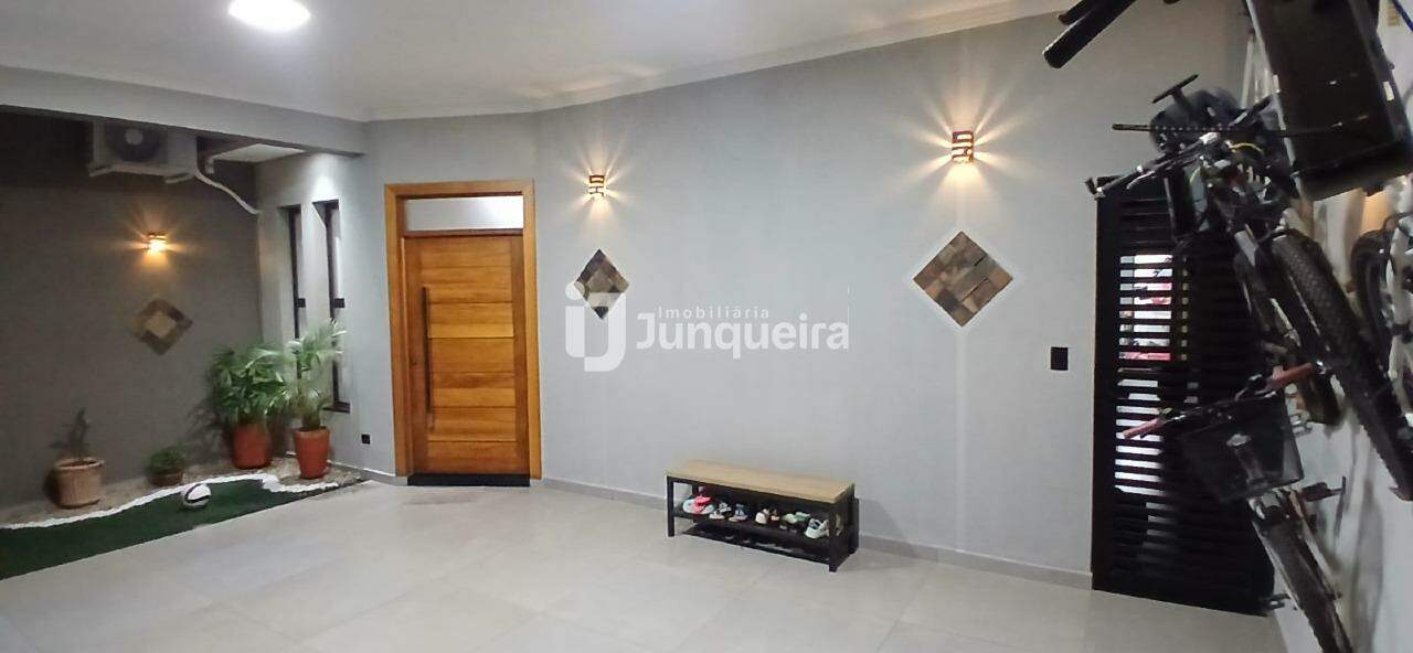 Casa à venda, 2 quartos, sendo 2 suítes, 2 vagas, no bairro Taquaral em Piracicaba - SP