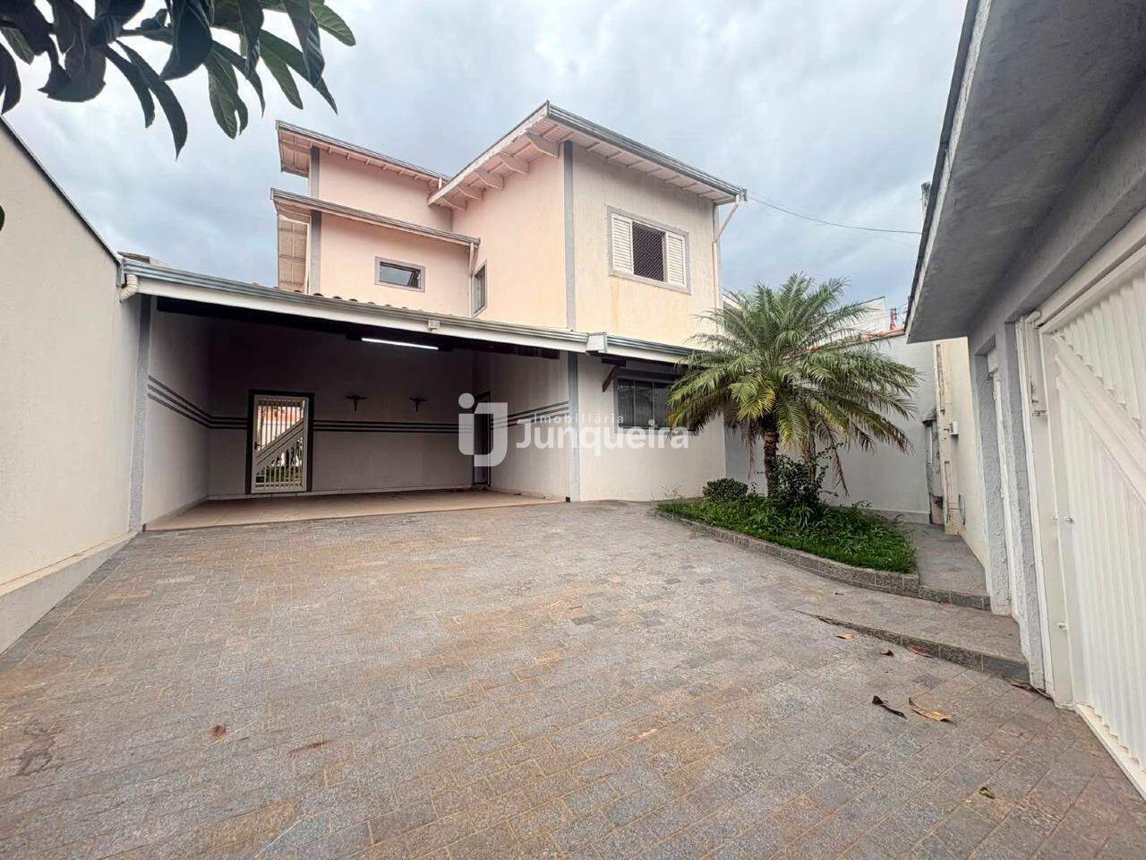 Casa à venda, 3 quartos, sendo 1 suíte, 4 vagas, no bairro Vila Independência em Piracicaba - SP