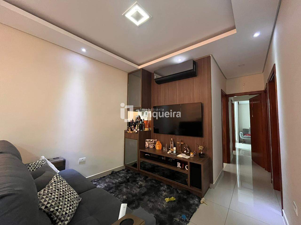 Casa à venda, 3 quartos, sendo 1 suíte, 2 vagas, no bairro Água Branca em Piracicaba - SP