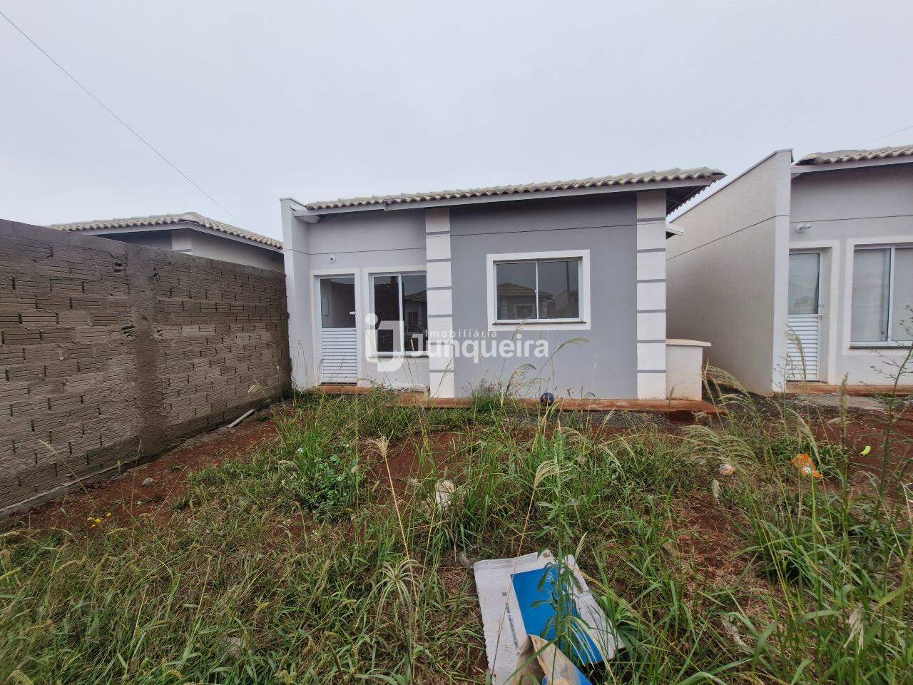 Casa à venda, 2 quartos, sendo 1 suíte, 2 vagas, no bairro Jardim das Oliveiras em Piracicaba - SP