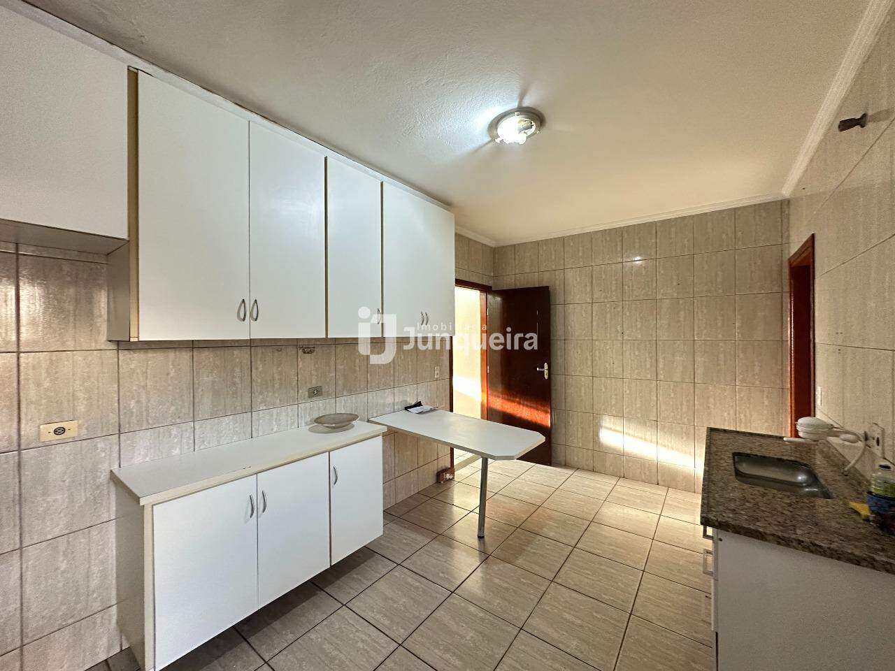 Casa à venda, 2 quartos, 1 vaga, no bairro Piracicamirim em Piracicaba - SP