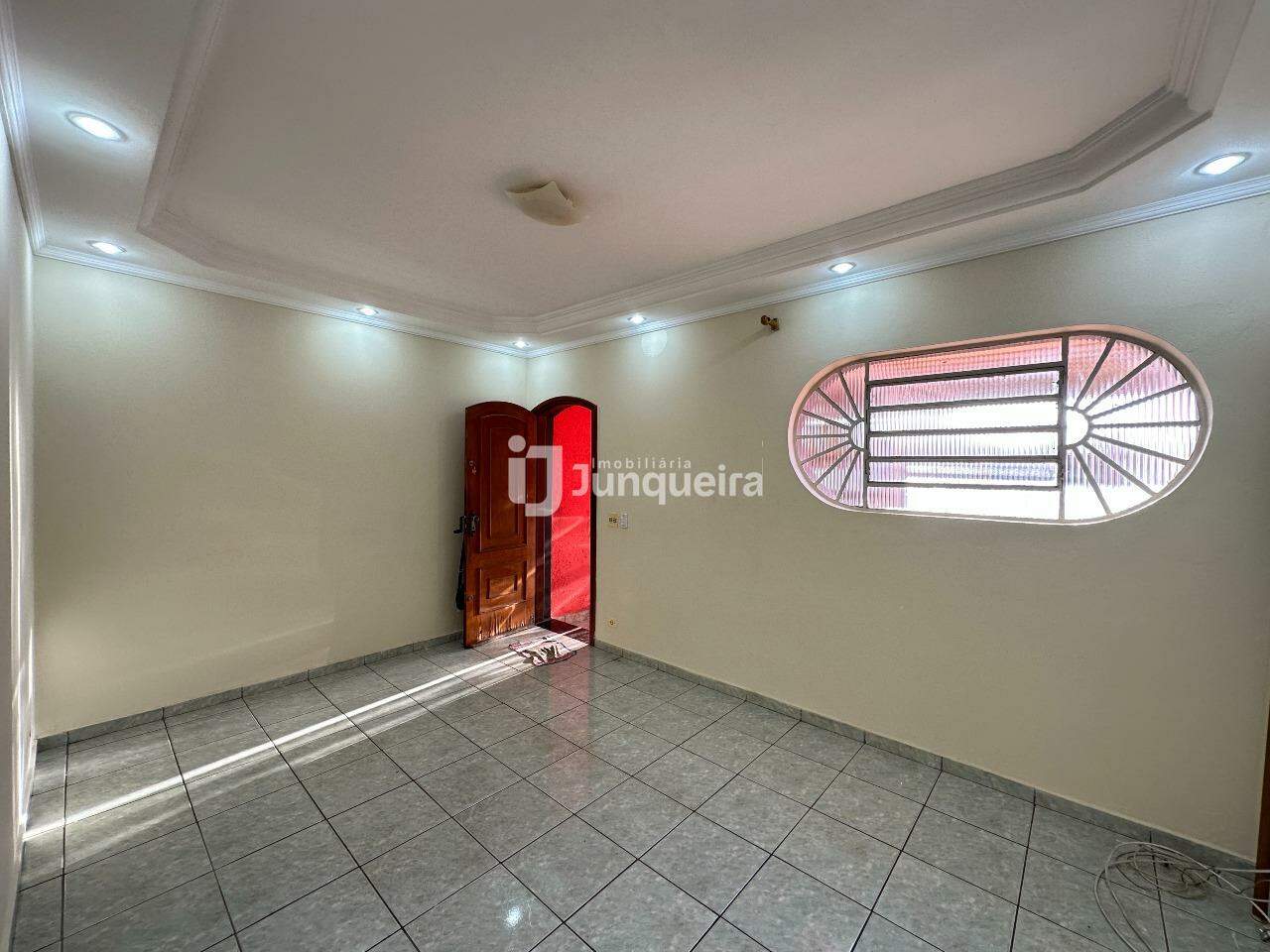 Casa à venda, 2 quartos, 1 vaga, no bairro Piracicamirim em Piracicaba - SP