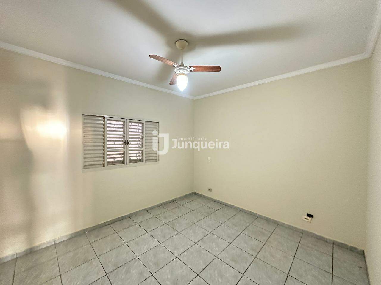 Casa à venda, 2 quartos, 1 vaga, no bairro Piracicamirim em Piracicaba - SP