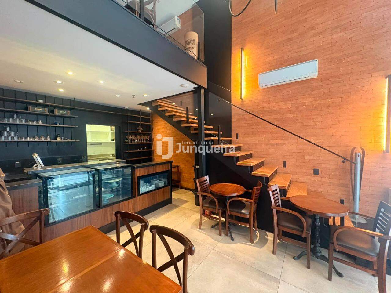 Sala Comercial à venda, 1 vaga, no bairro Cidade Alta em Piracicaba - SP