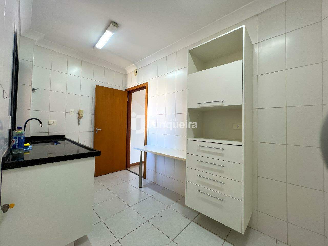 Apartamento à venda no Edifício Maluan, 3 quartos, sendo 1 suíte, 2 vagas, no bairro São Judas em Piracicaba - SP