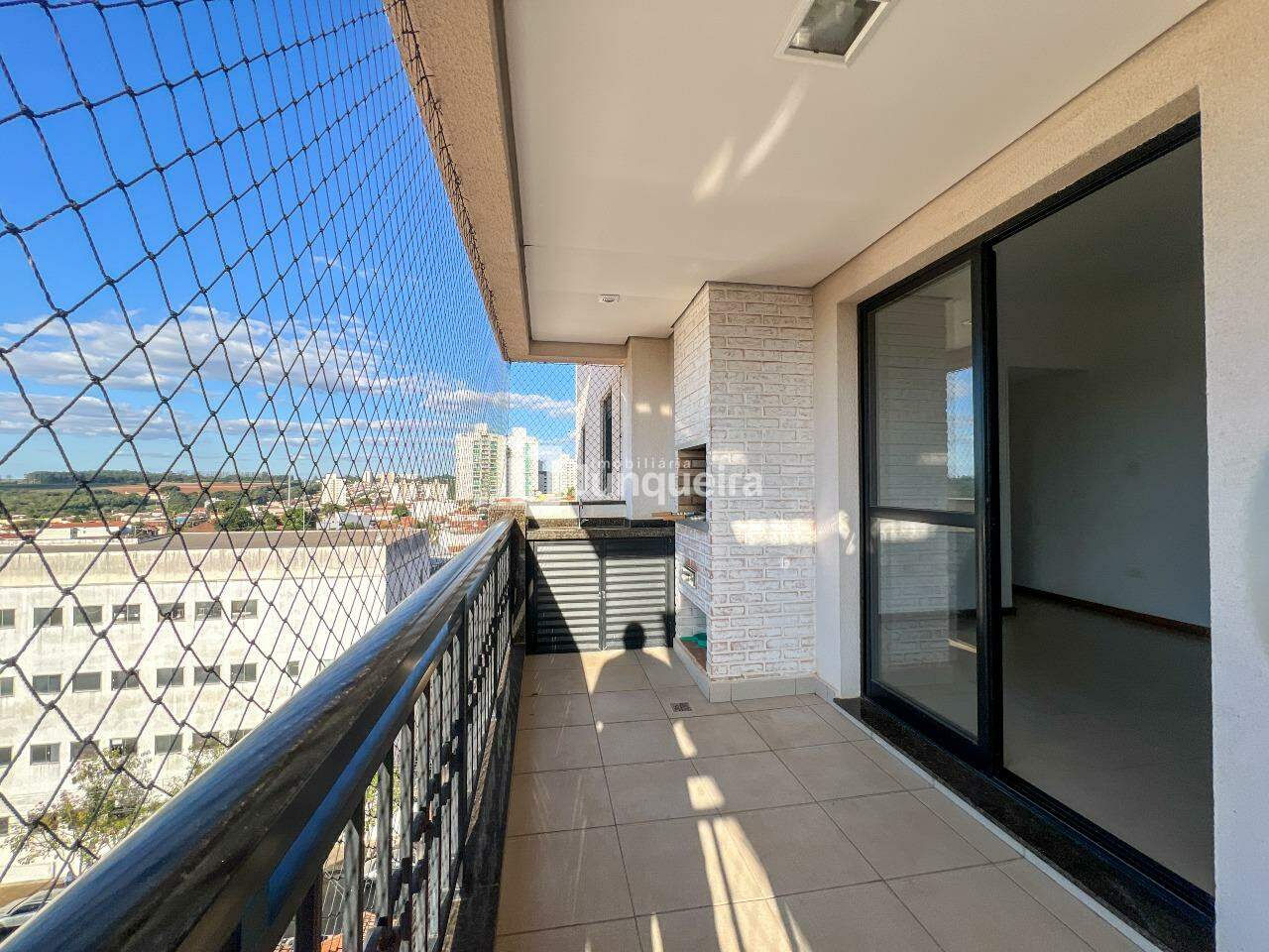 Apartamento à venda no Edifício Maluan, 3 quartos, sendo 1 suíte, 2 vagas, no bairro São Judas em Piracicaba - SP