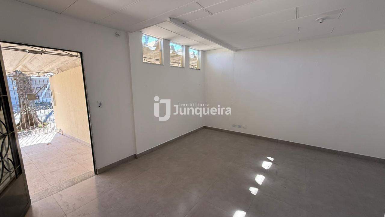Casa para alugar, 3 quartos, 1 vaga, no bairro Santa Terezinha em Piracicaba - SP