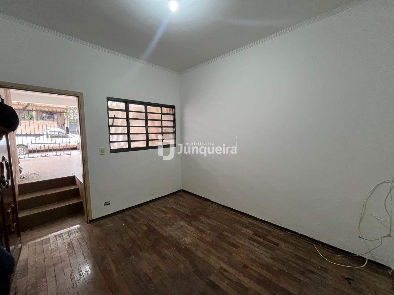 Casa para alugar, 2 quartos, 2 vagas, no bairro Vila Rezende em Piracicaba - SP