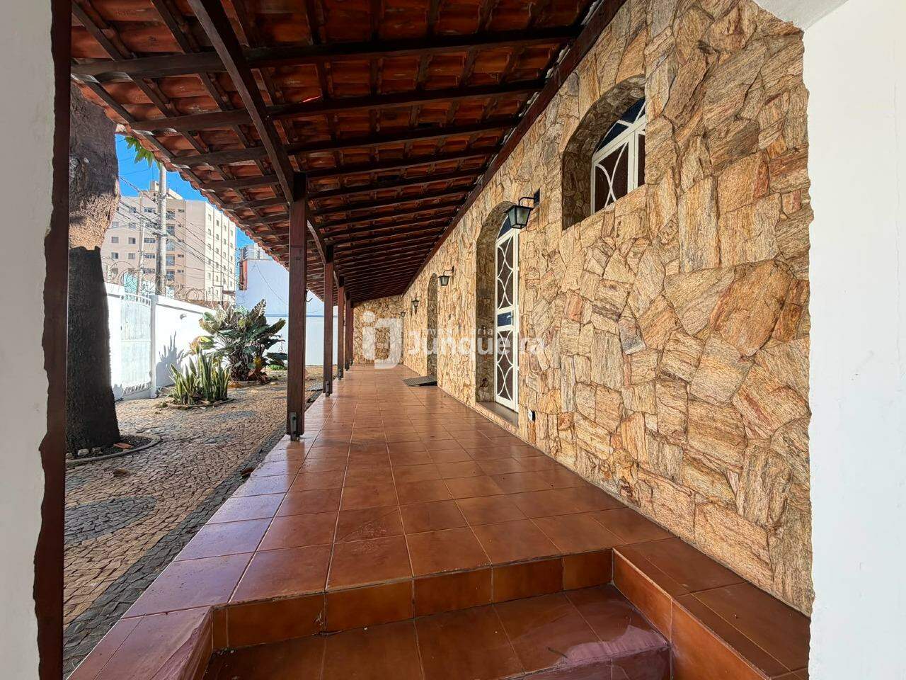 Casa à venda, 3 quartos, sendo 1 suíte, 5 vagas, no bairro Nova América em Piracicaba - SP
