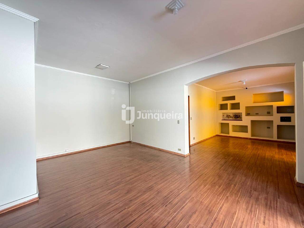 Casa à venda, 3 quartos, sendo 1 suíte, 5 vagas, no bairro Nova América em Piracicaba - SP