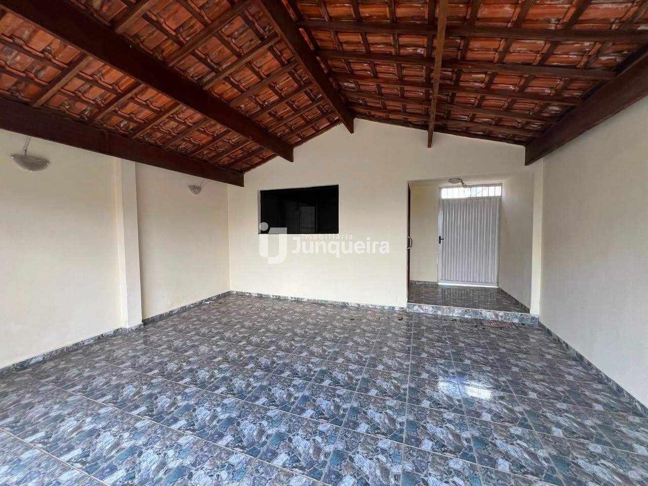 Casa para alugar, 2 quartos, 2 vagas, no bairro Pompéia em Piracicaba - SP