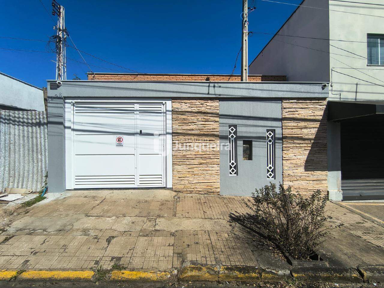 Casa Comercial para alugar, 4 quartos, sendo 1 suíte, 1 vaga, no bairro Alemães em Piracicaba - SP