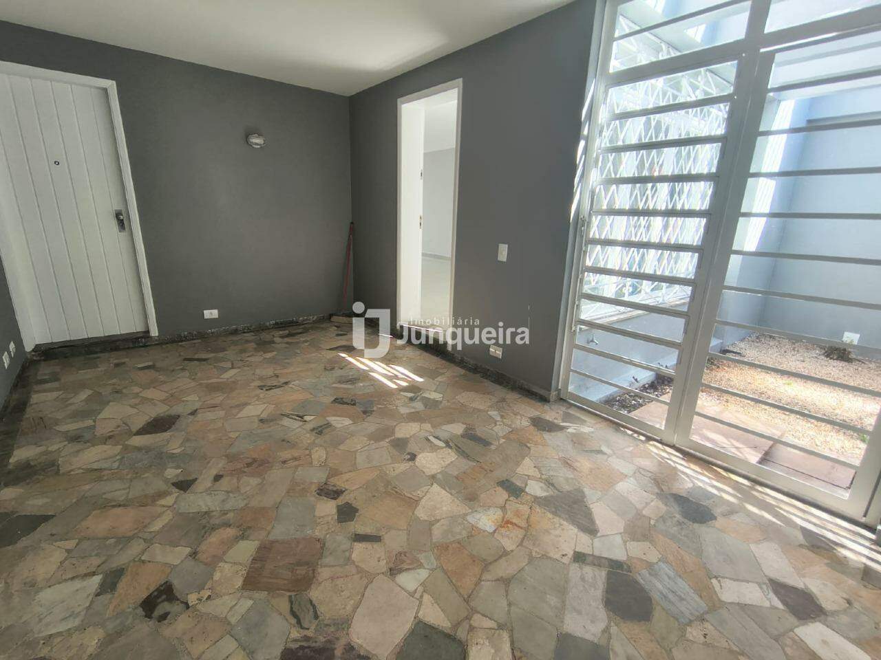 Casa Comercial para alugar, 4 quartos, sendo 1 suíte, 1 vaga, no bairro Alemães em Piracicaba - SP