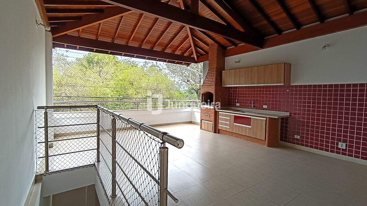 Casa à venda, 3 quartos, sendo 1 suíte, 2 vagas, no bairro Santa Rosa Ipês em Piracicaba - SP