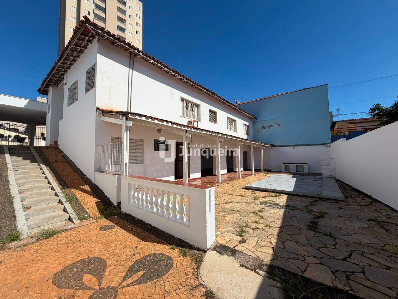 Casa para alugar, 3 quartos, sendo 1 suíte, 5 vagas, no bairro Nova América em Piracicaba - SP
