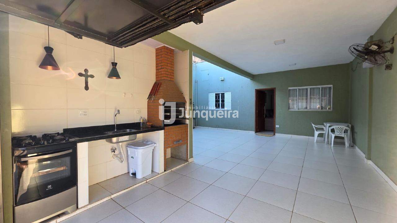 Casa à venda, 2 quartos, sendo 1 suíte, 3 vagas, no bairro Mário Dedini em Piracicaba - SP