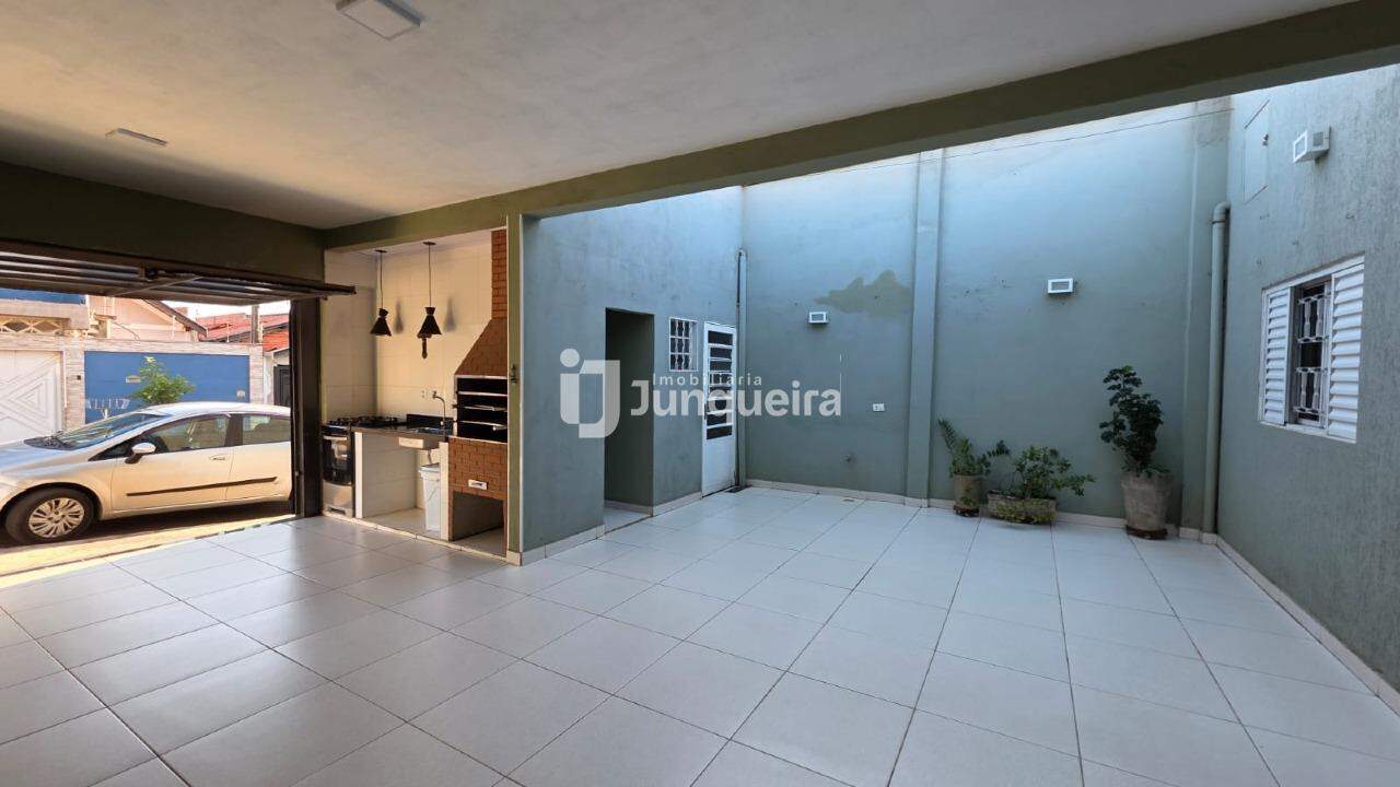 Casa à venda, 2 quartos, sendo 1 suíte, 3 vagas, no bairro Mário Dedini em Piracicaba - SP