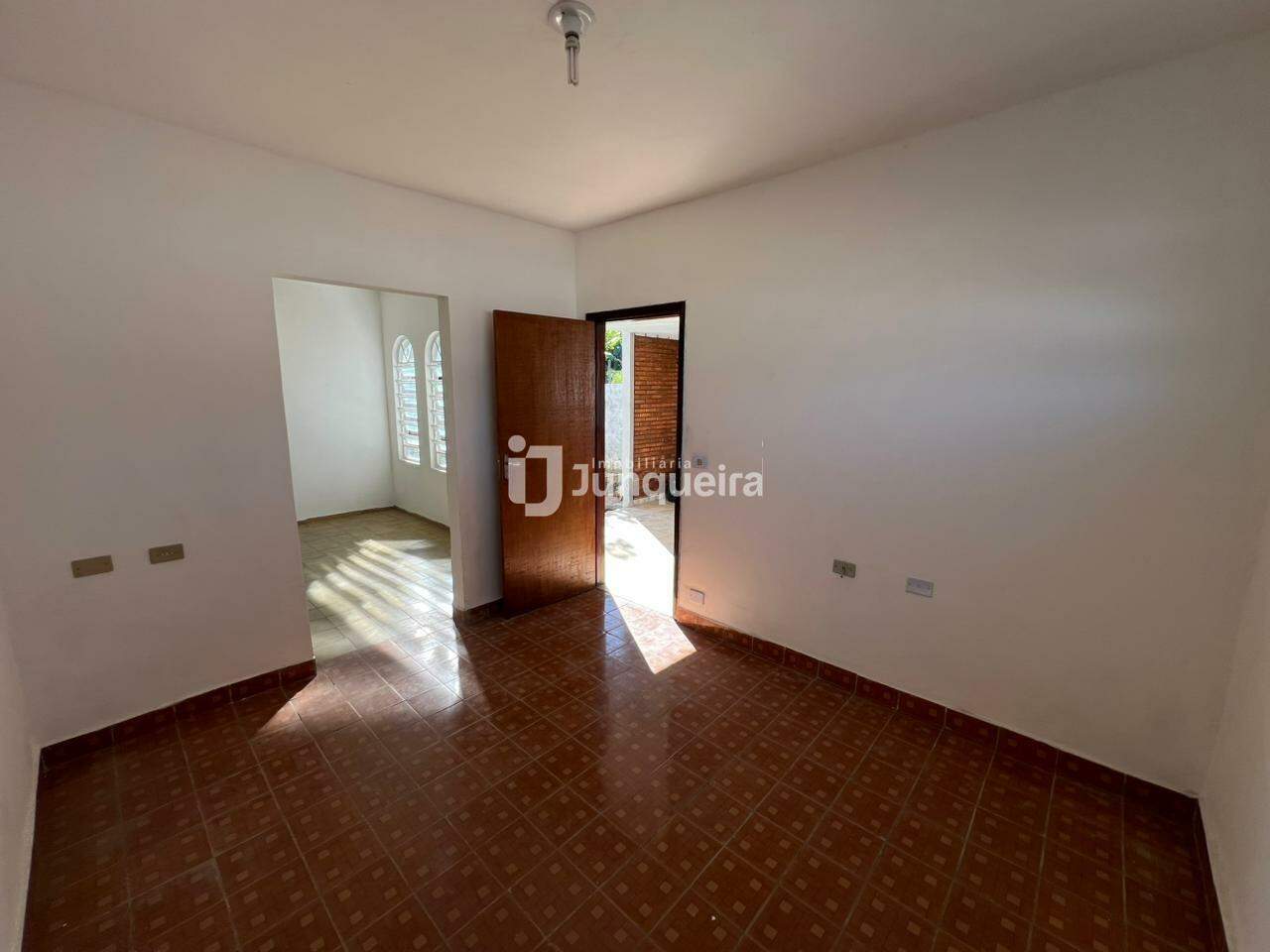Casa para alugar, 2 quartos, 1 vaga, no bairro Jardim Algodoal em Piracicaba - SP