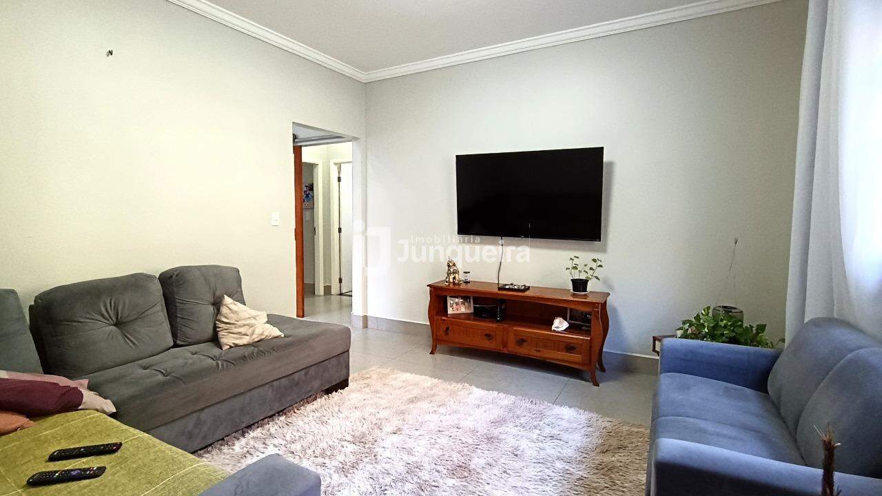 Casa à venda, 3 quartos, sendo 1 suíte, 2 vagas, no bairro Nova Piracicaba em Piracicaba - SP