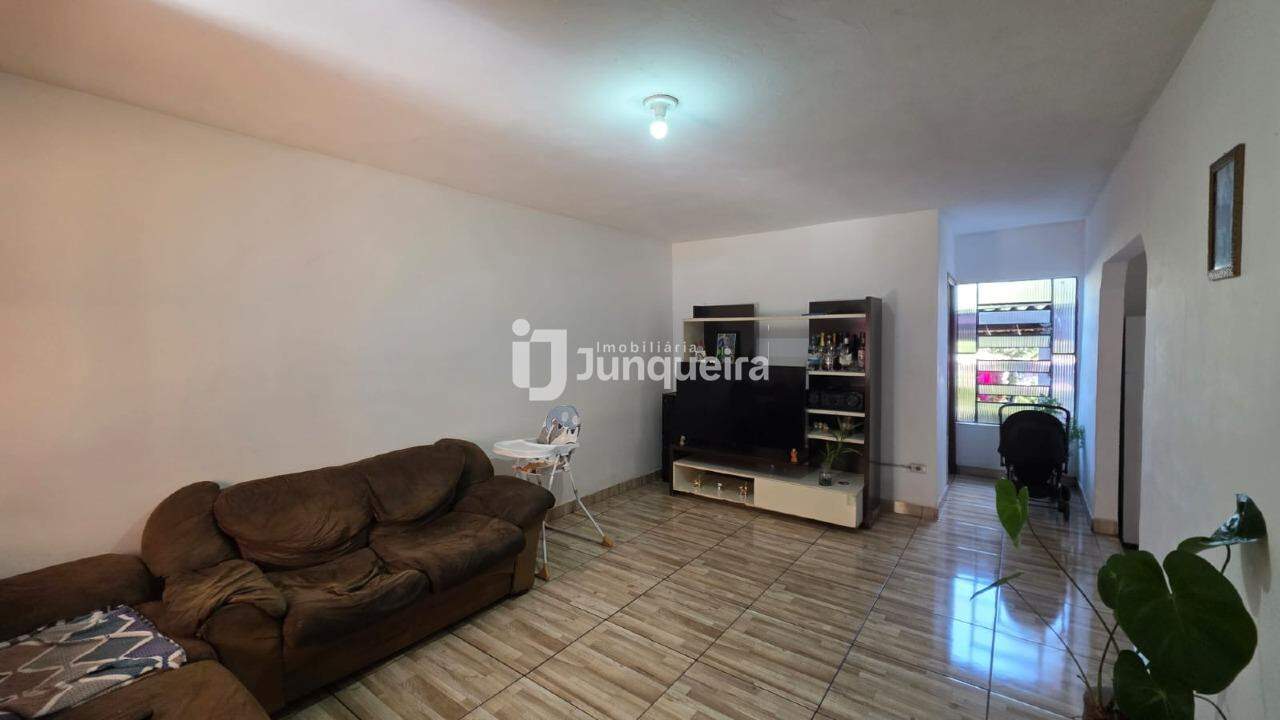 Casa à venda, 2 quartos, 3 vagas, no bairro Santa Terezinha em Piracicaba - SP